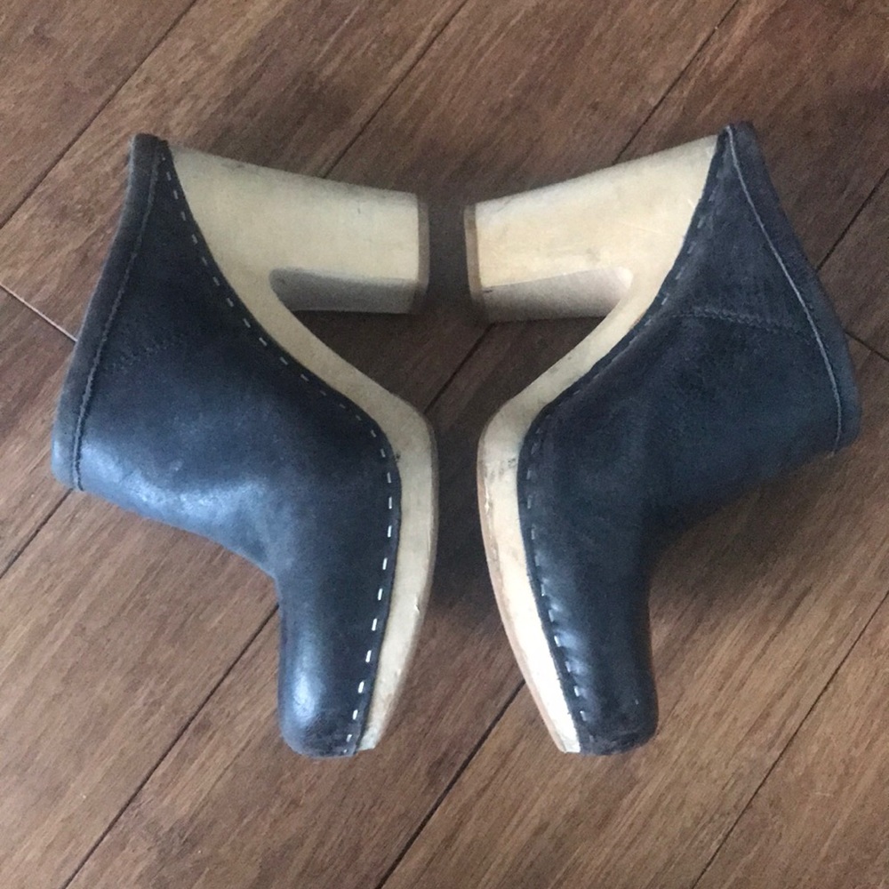 DOLCE VITA LEATHER CLOGS